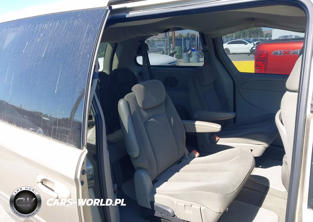 2005 Chrysler Town & Country Lx VIN:2C4GP44R95R591520 - 8