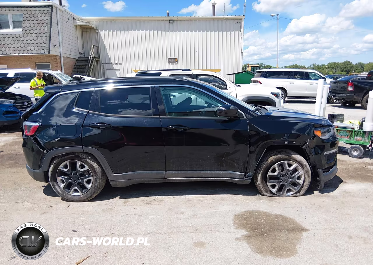 2018 Jeep Compass Latitude Fwd VIN:3C4NJCBB6JT304683 - 13
