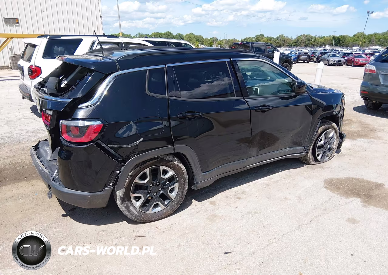 2018 Jeep Compass Latitude Fwd VIN:3C4NJCBB6JT304683 - 4