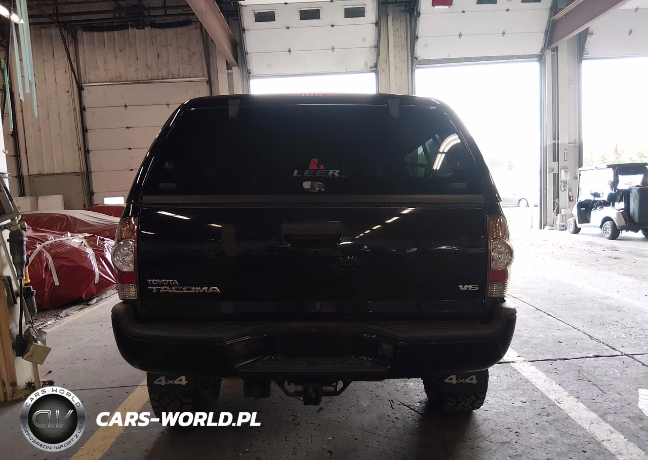 2015 Toyota Tacoma Base V6 VIN:3TMMU4FN8FM075275 - 16