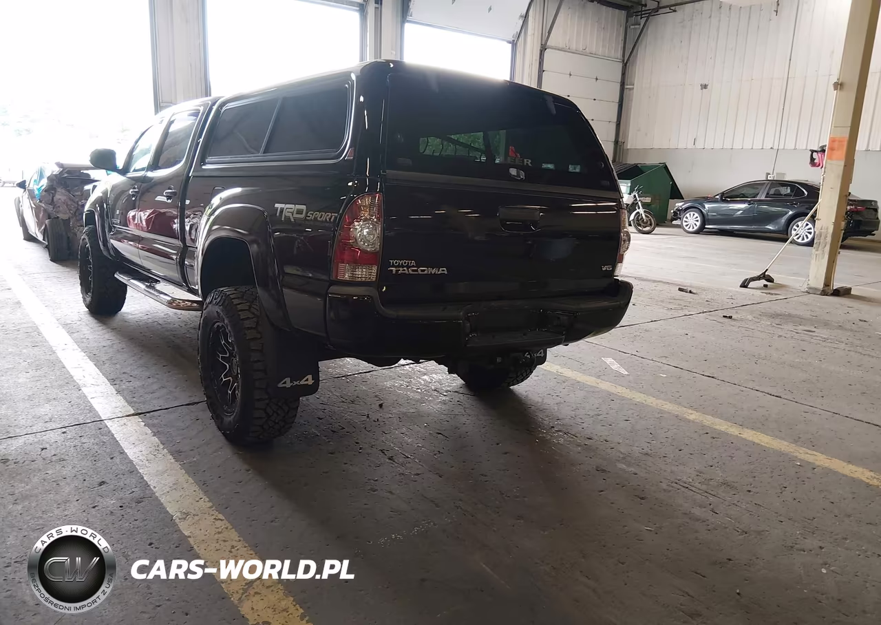 2015 Toyota Tacoma Base V6 VIN:3TMMU4FN8FM075275 - 3
