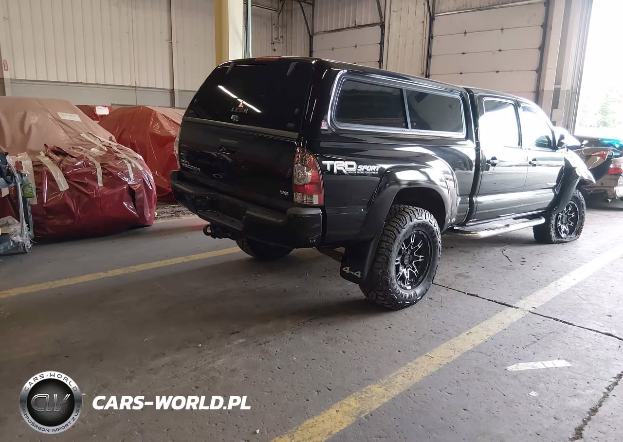 2015 Toyota Tacoma Base V6 VIN:3TMMU4FN8FM075275 - 4