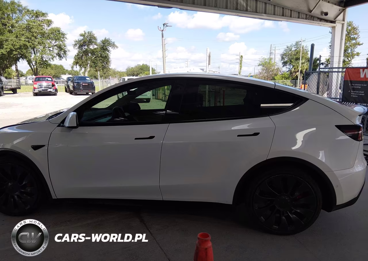 2022 Tesla Model Y Performance Dual Motor All-Wheel Drive VIN:7SAYGDEF6NF379777 - 14