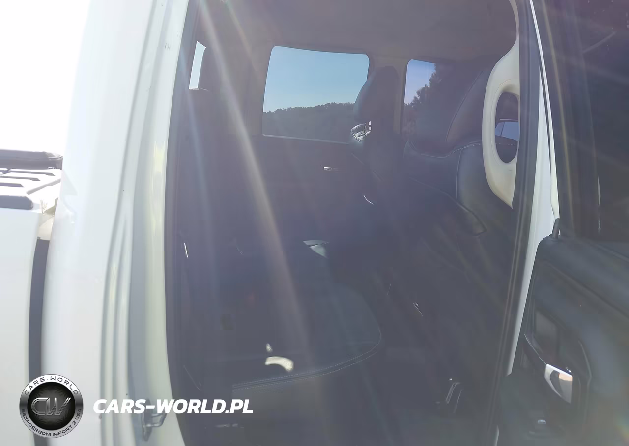 2018 Ram 1500 Night 4X4 6'4 Box VIN:1C6RR7HT0JS152457 - 8