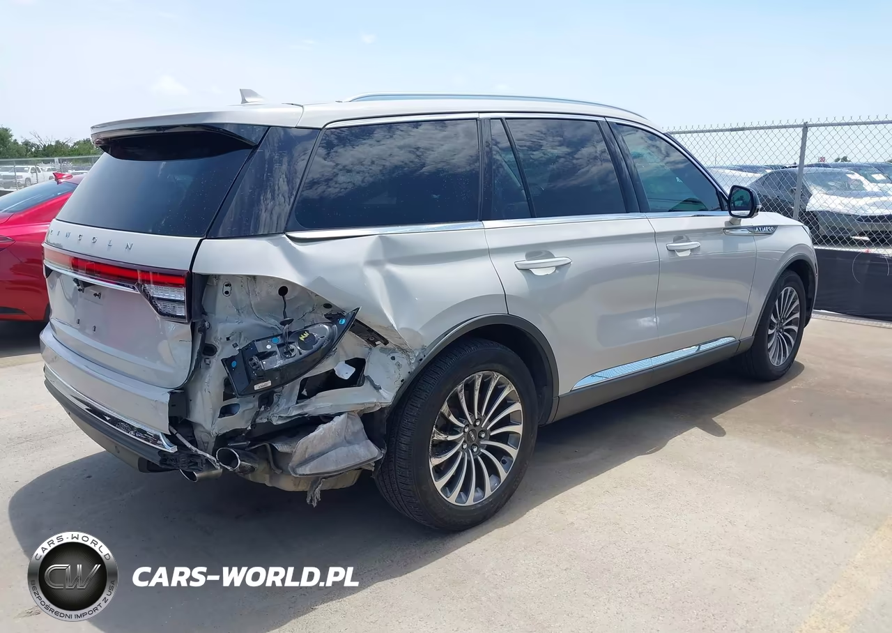 2020 Lincoln Aviator Reserve VIN:5LM5J7WC8LGL17512 - 4