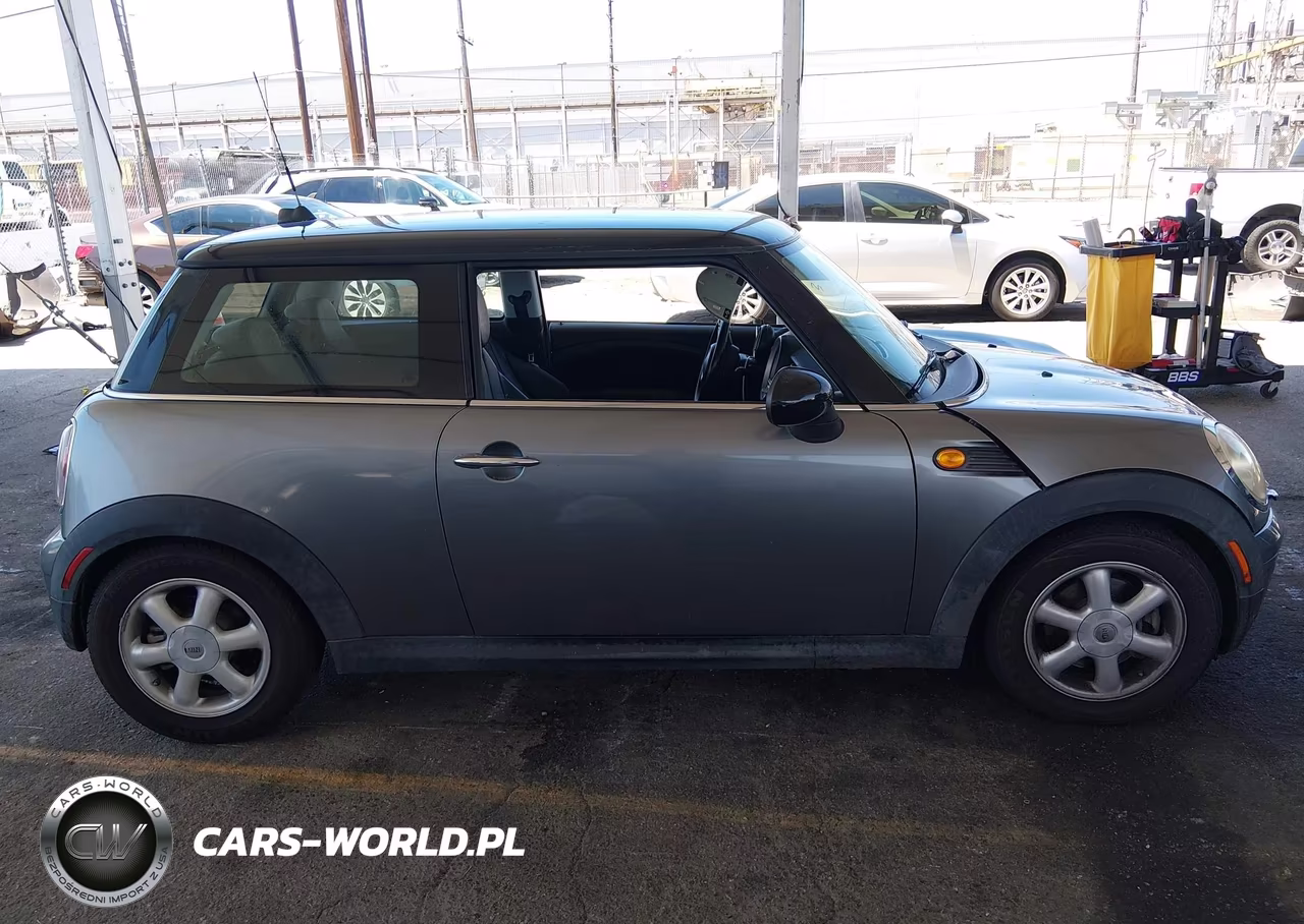 2010 Mini Cooper VIN:WMWMF3C5XATZ24726 - 13