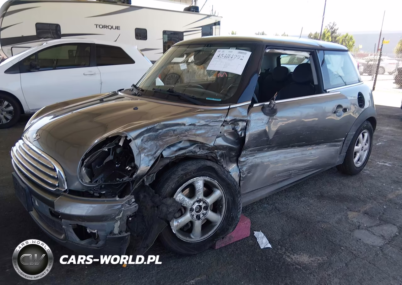 2010 Mini Cooper VIN:WMWMF3C5XATZ24726 - 2