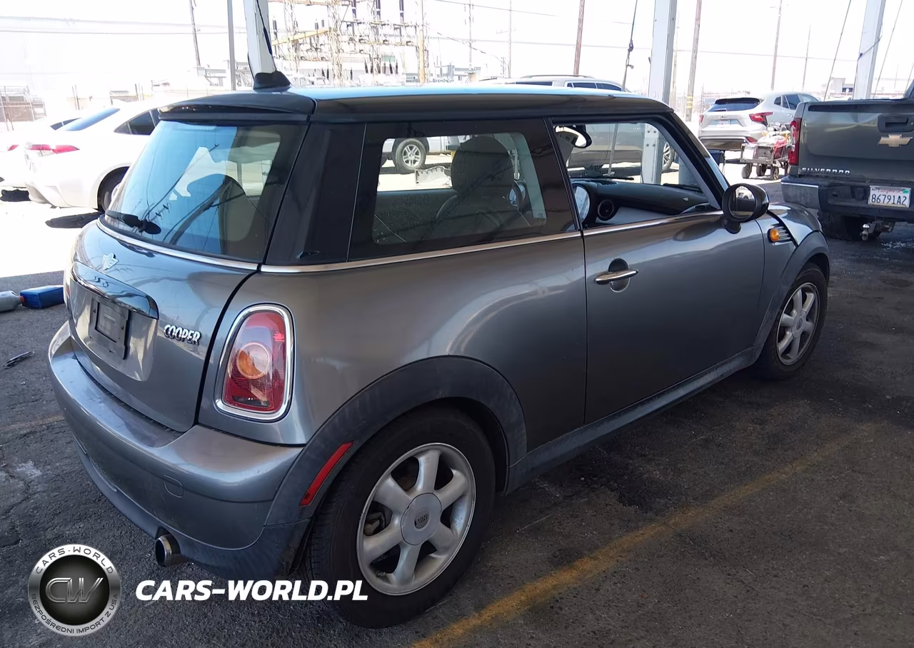 2010 Mini Cooper VIN:WMWMF3C5XATZ24726 - 4