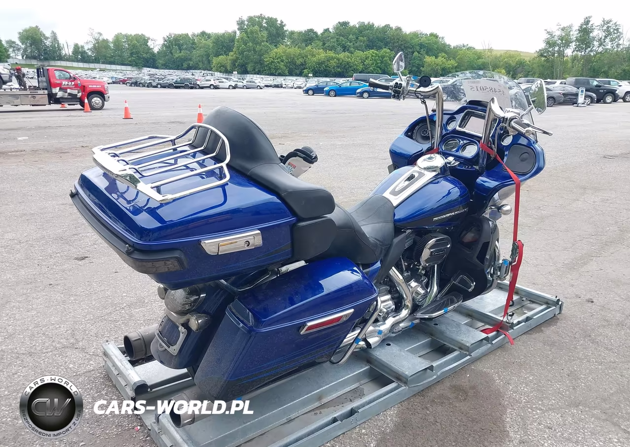 2015 Harley-Davidson Fltruse Cvo Road Glide VIN:1HD1TAN32FB957892 - 4
