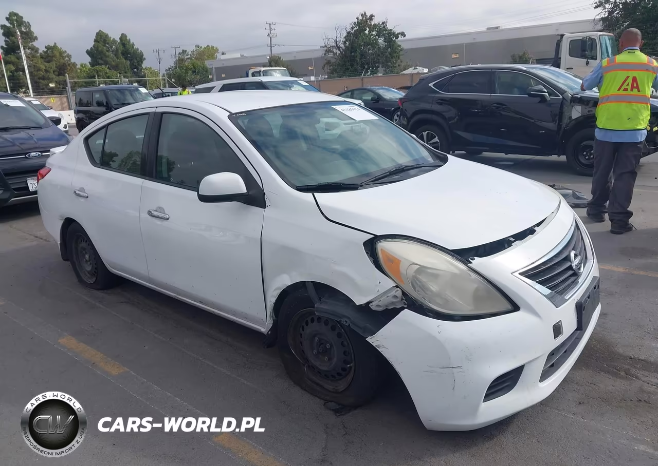 2014 Nissan Versa 1.6 Sv – zdjęcie 1 z 11