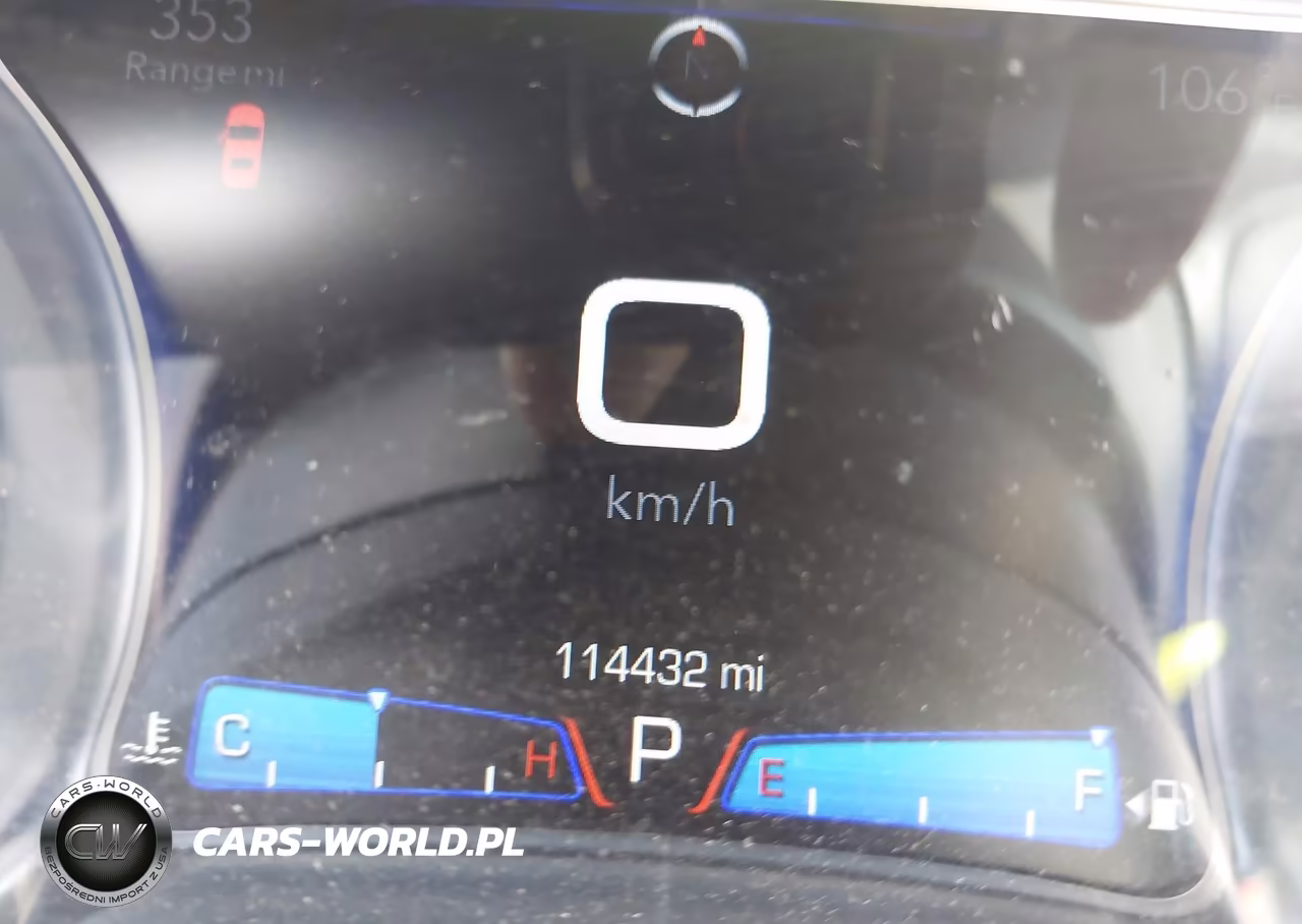 2018 Chrysler 300 Touring L VIN:2C3CCAAG3JH140499 - 16
