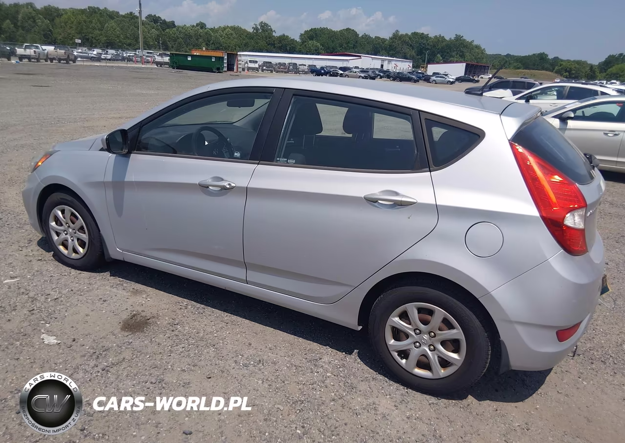 2012 Hyundai Accent Gs VIN:KMHCT5AE1CU044075 - 3