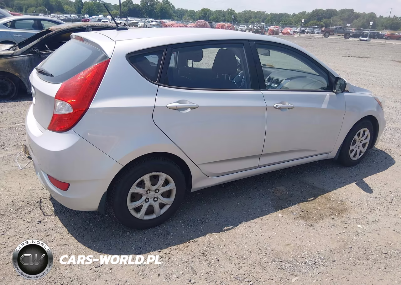 2012 Hyundai Accent Gs VIN:KMHCT5AE1CU044075 - 4
