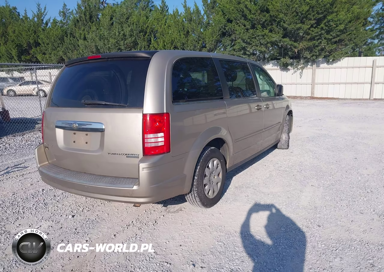 2009 Chrysler Town & Country Lx VIN:2A8HR44EX9R526556 - 4