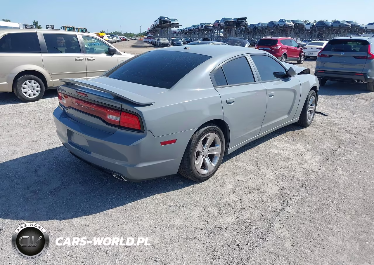 2013 Dodge Charger Sxt Plus VIN:2C3CDXHG0DH558464 - 4