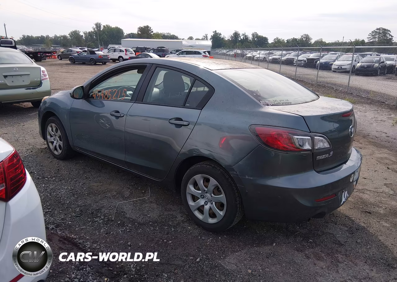 2013 Mazda Mazda3 I Sport VIN:JM1BL1UP9D1789455 - 3