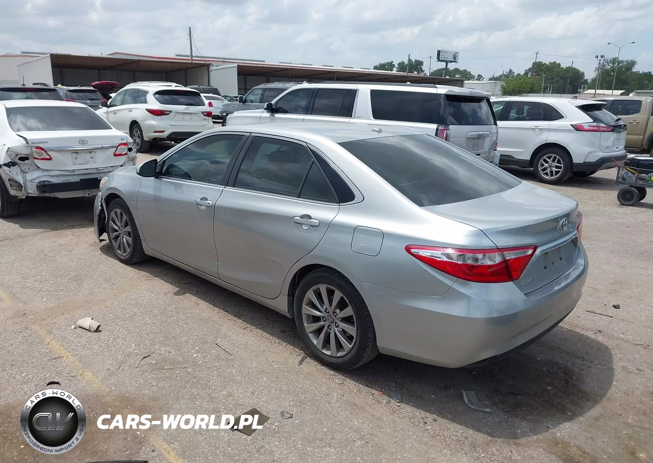 2015 Toyota Camry Xle VIN:4T4BF1FK5FR471781 - 3