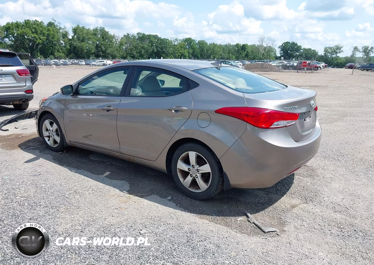 2012 Hyundai Elantra Gls VIN:5NPDH4AE1CH099950 - 3