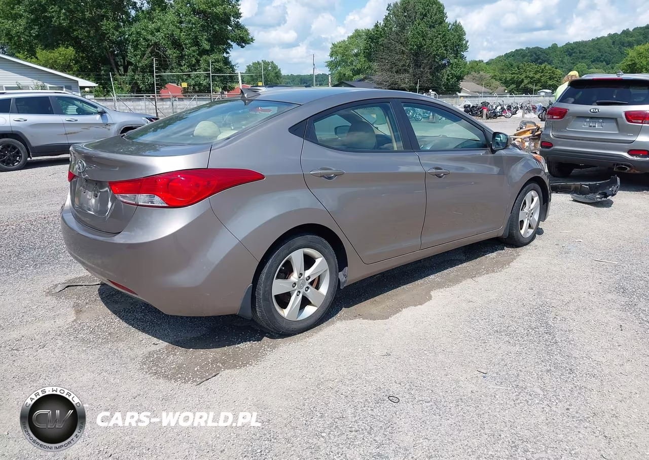 2012 Hyundai Elantra Gls VIN:5NPDH4AE1CH099950 - 4