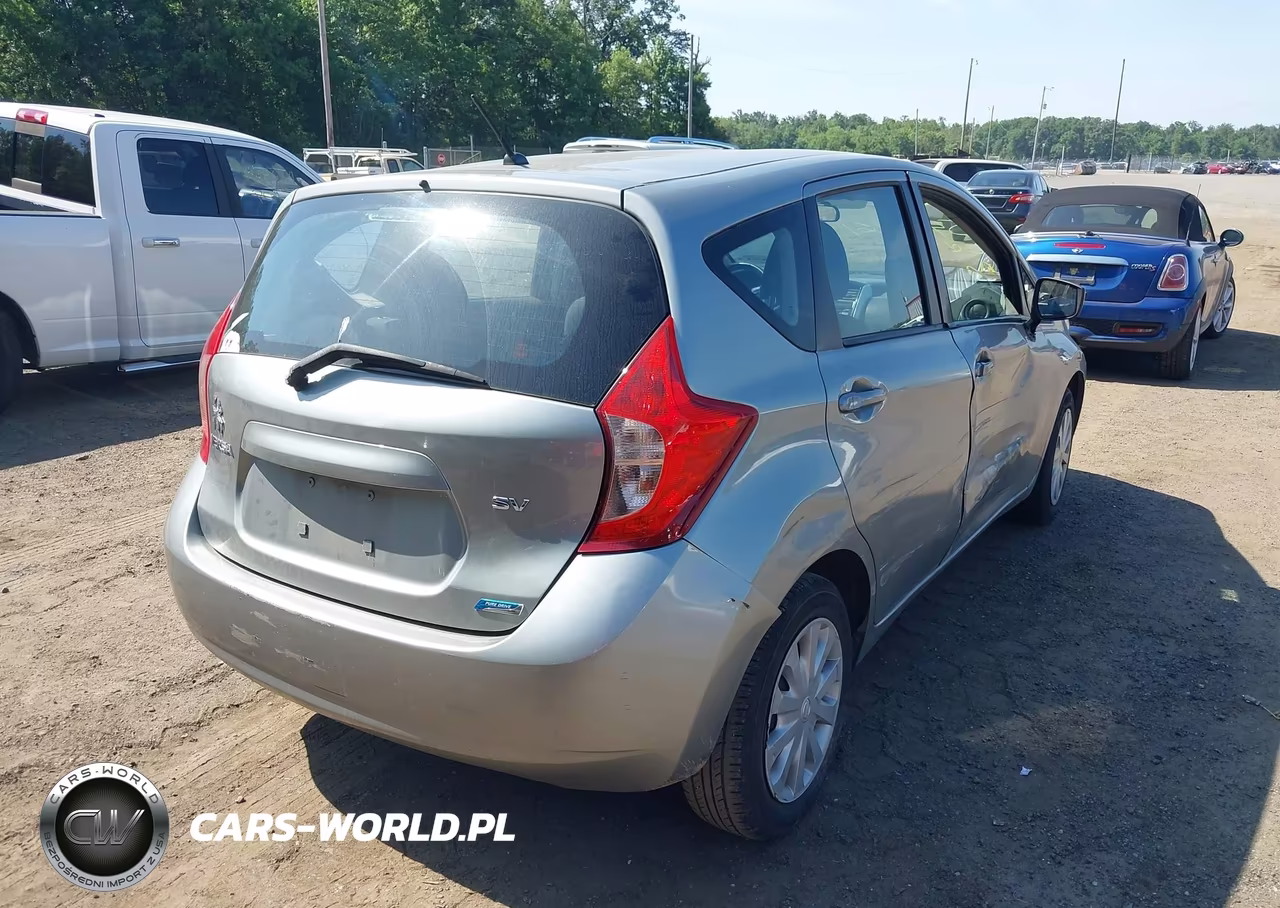 2015 Nissan Versa Note S (Sr)-S Plus-Sl-Sr-Sv VIN:3N1CE2CPXFL395239 - 4