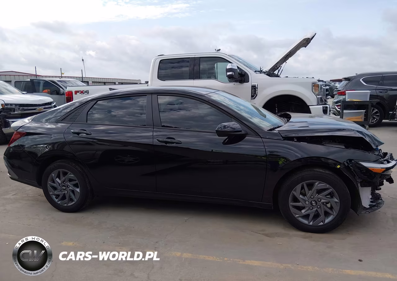 2026 Hyundai Elantra Hybrid Blue VIN:KMHLM4DJXTU196792 - 14