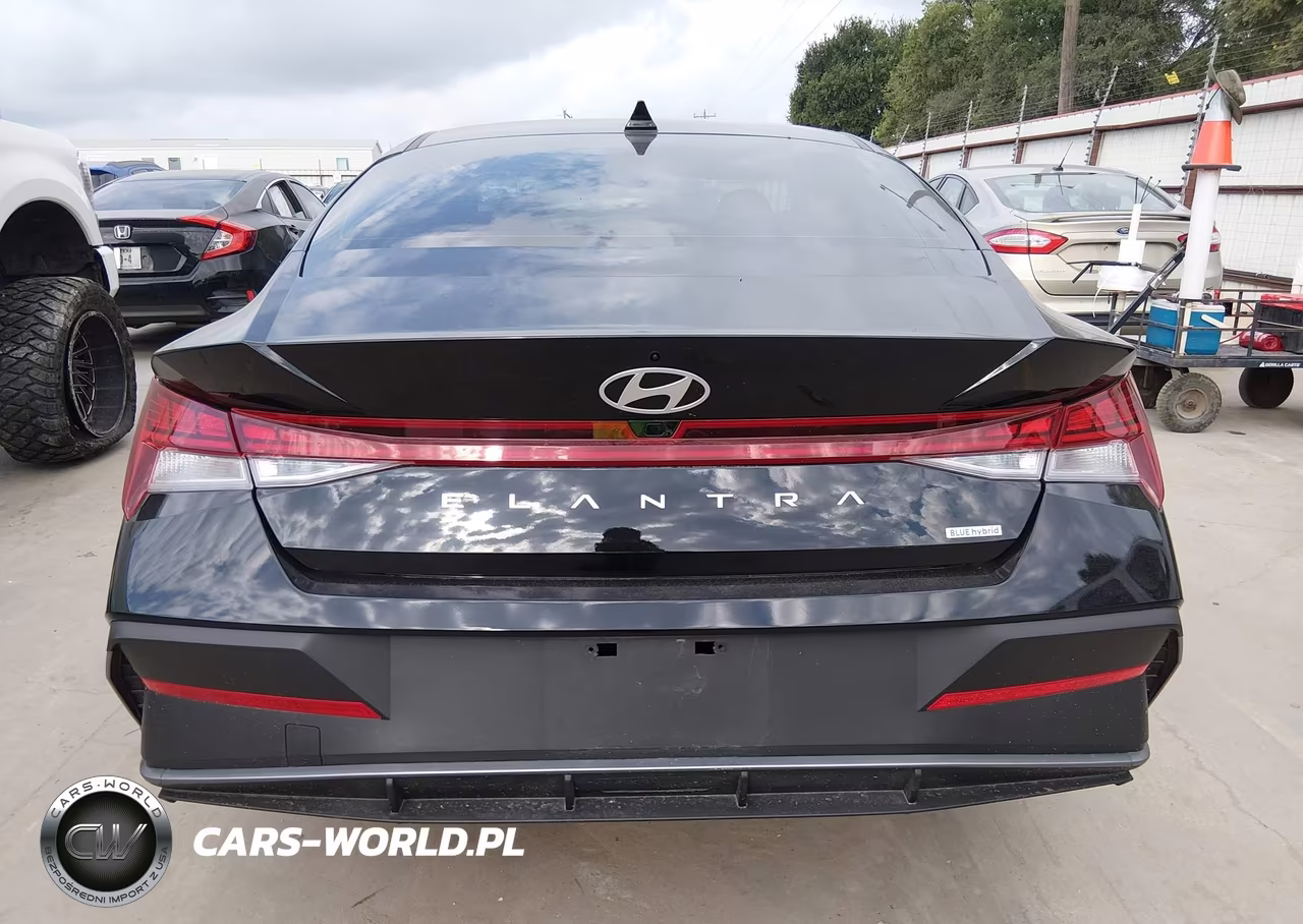 2026 Hyundai Elantra Hybrid Blue VIN:KMHLM4DJXTU196792 - 17