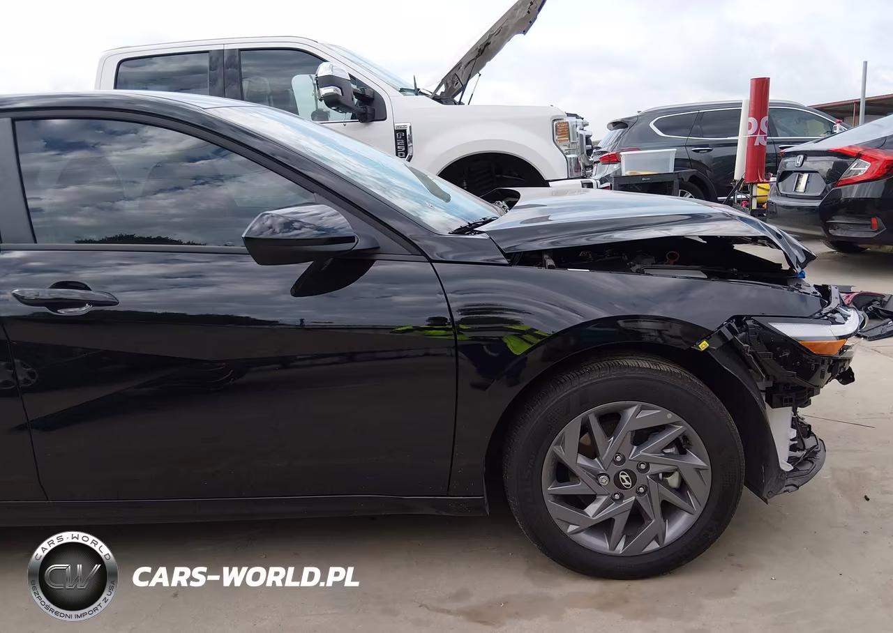 2026 Hyundai Elantra Hybrid Blue VIN:KMHLM4DJXTU196792 - 18