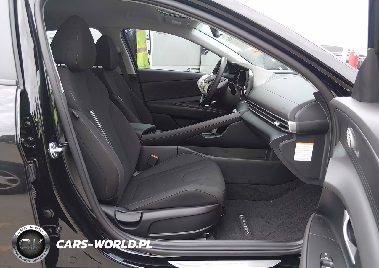 2026 Hyundai Elantra Hybrid Blue VIN:KMHLM4DJXTU196792 - 5