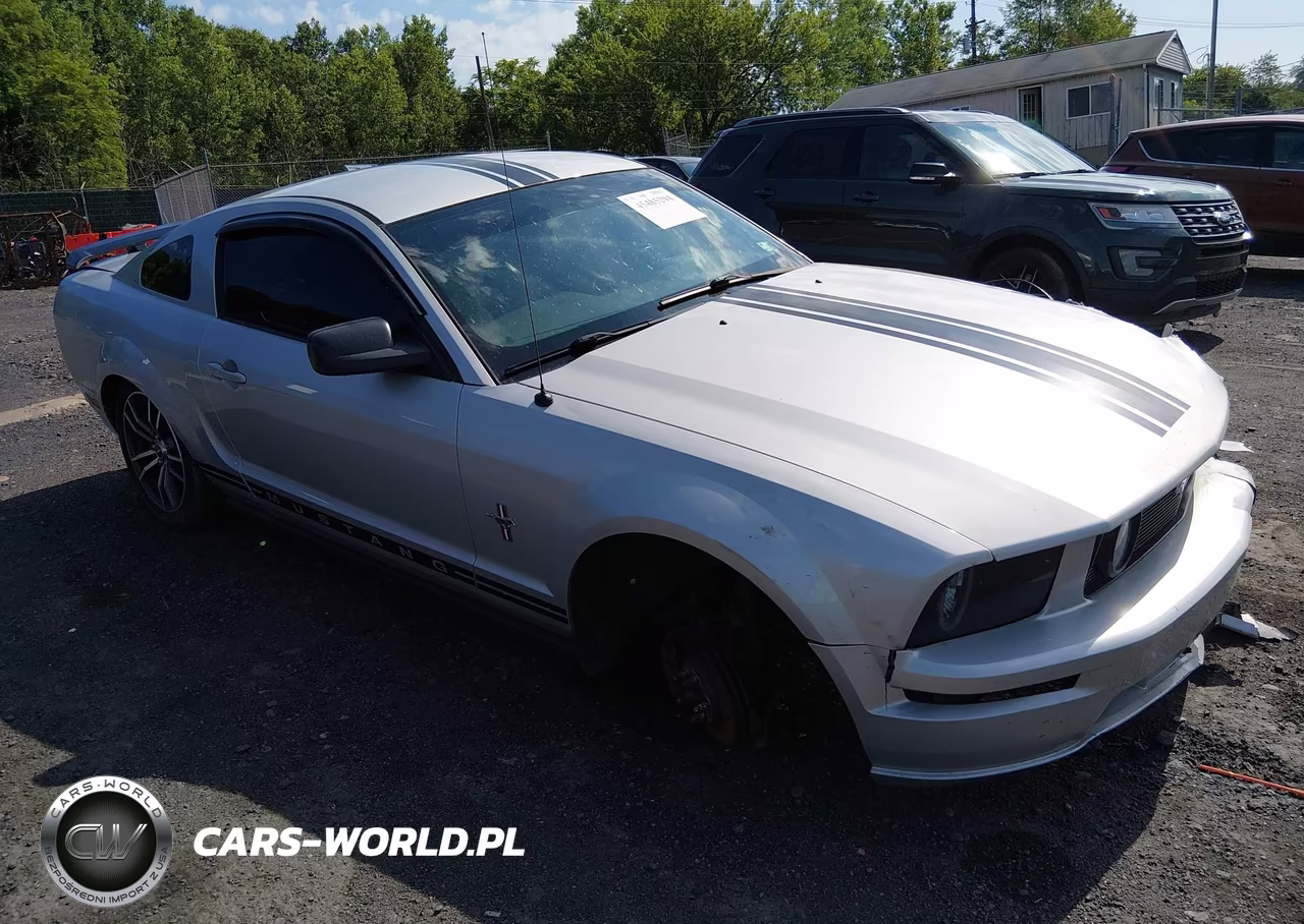 2007 Ford Mustang V6 Deluxe-V6 Premium