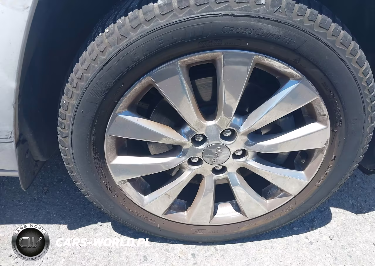2017 Jeep Cherokee Overland VIN:1C4PJLJS5HW510432 - 18