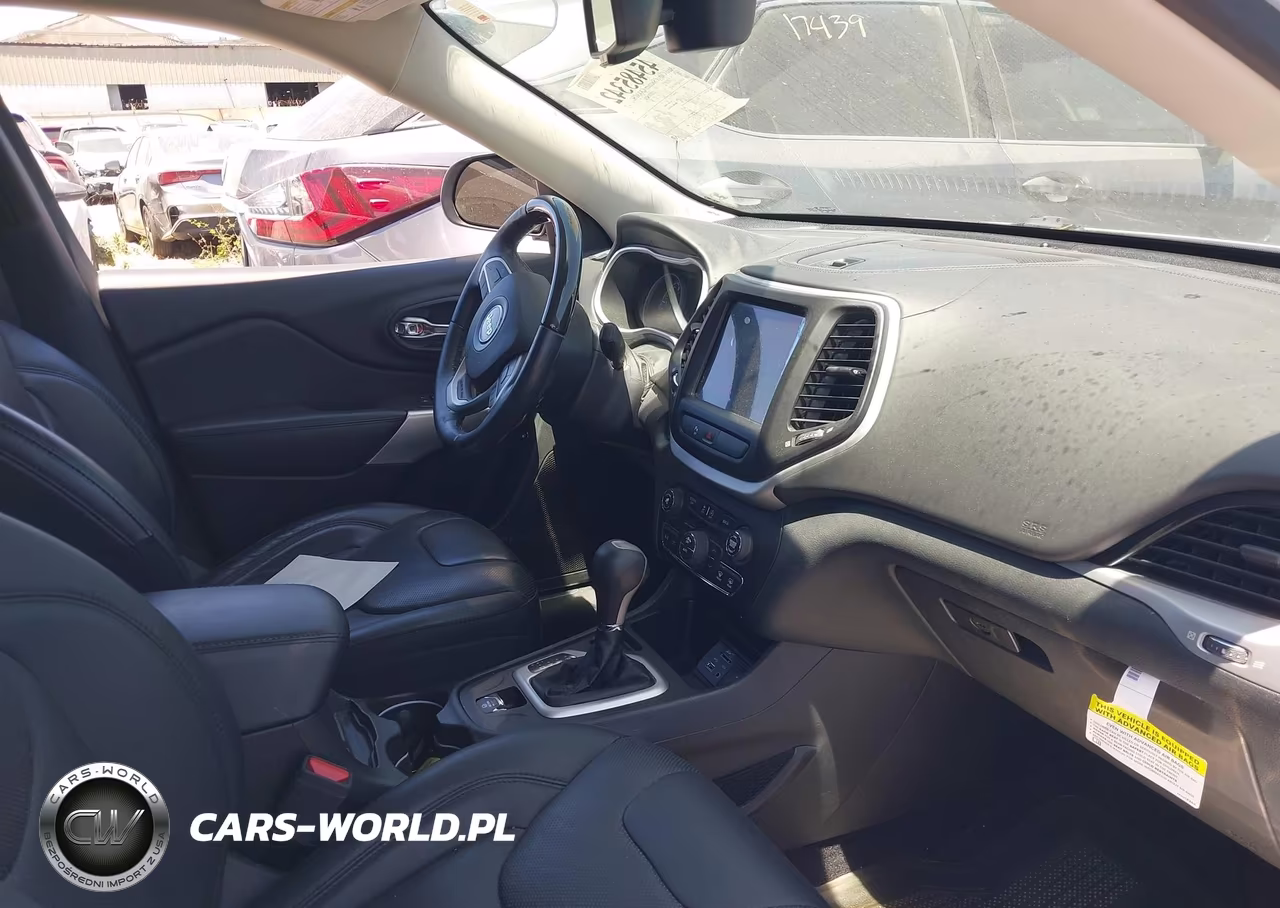 2017 Jeep Cherokee Overland VIN:1C4PJLJS5HW510432 - 5