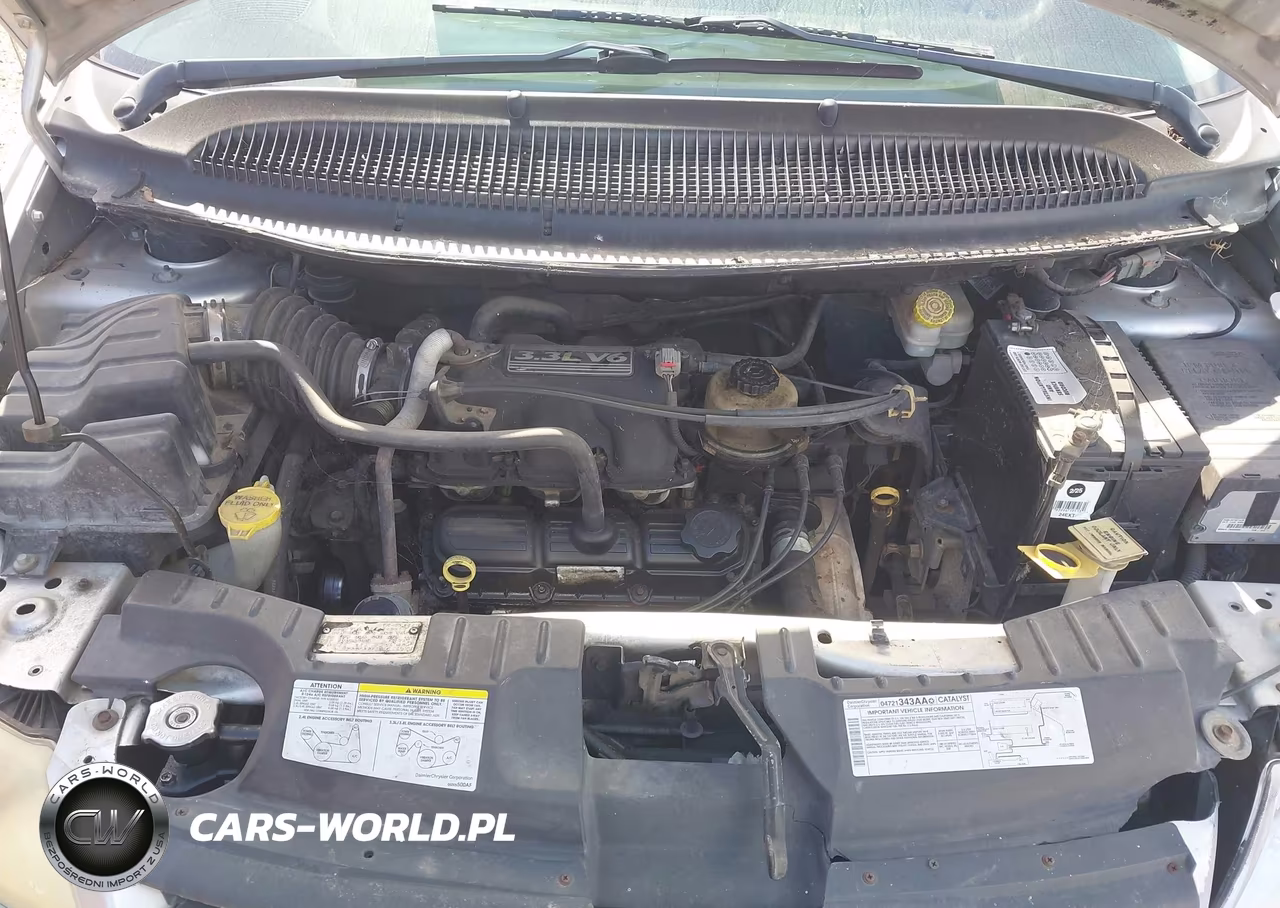 2005 Chrysler Town & Country VIN:1C4GP45R05B235373 - 10