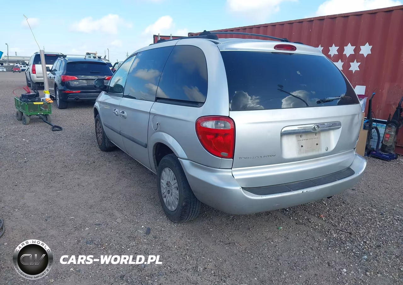 2005 Chrysler Town & Country VIN:1C4GP45R05B235373 - 3