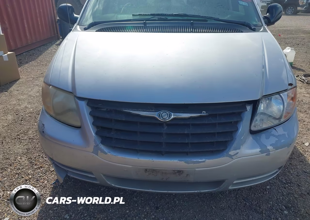 2005 Chrysler Town & Country VIN:1C4GP45R05B235373 - 6