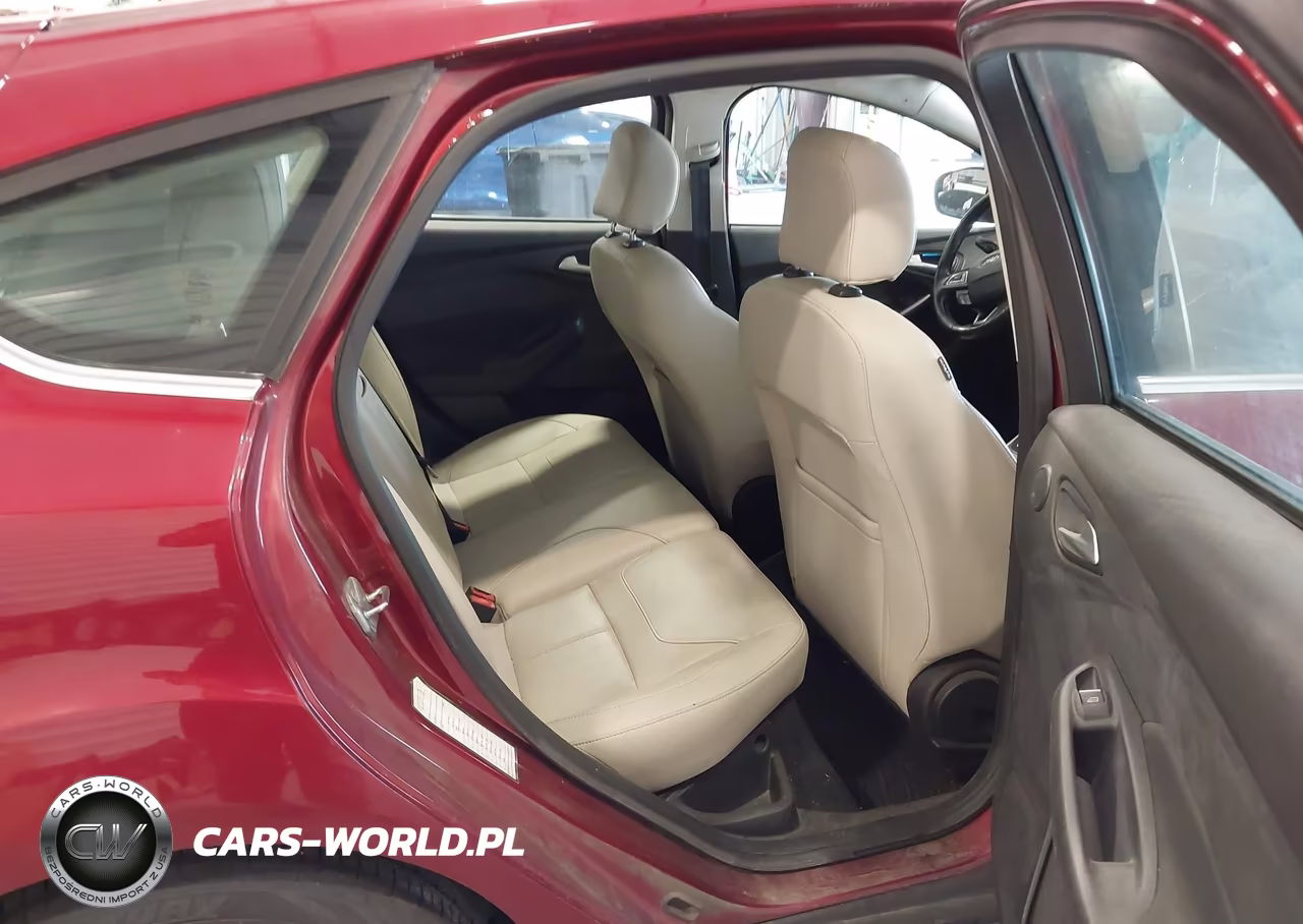 2016 Ford Focus Titanium VIN:1FADP3N27GL339636 - 8