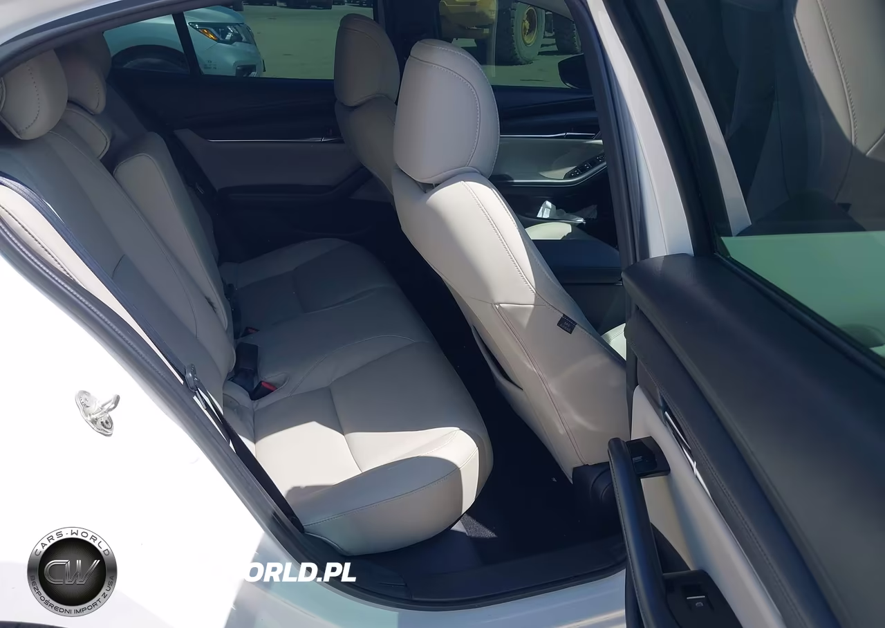 2019 Mazda Mazda3 Preferred Package VIN:3MZBPADL1KM105786 - 8