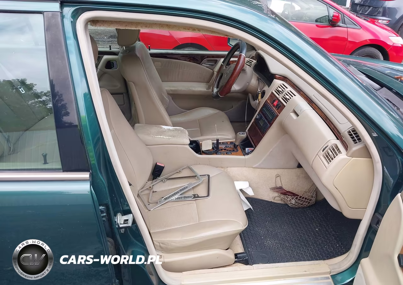 1999 Mercedes-Benz E 320 VIN:WDBJF65H4XA929325 - 5