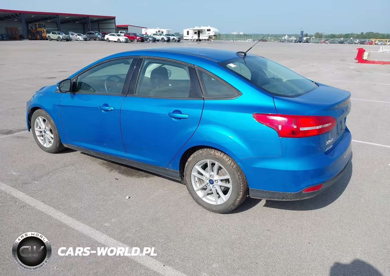 2016 Ford Focus Se VIN:1FADP3F21GL238221 - 3