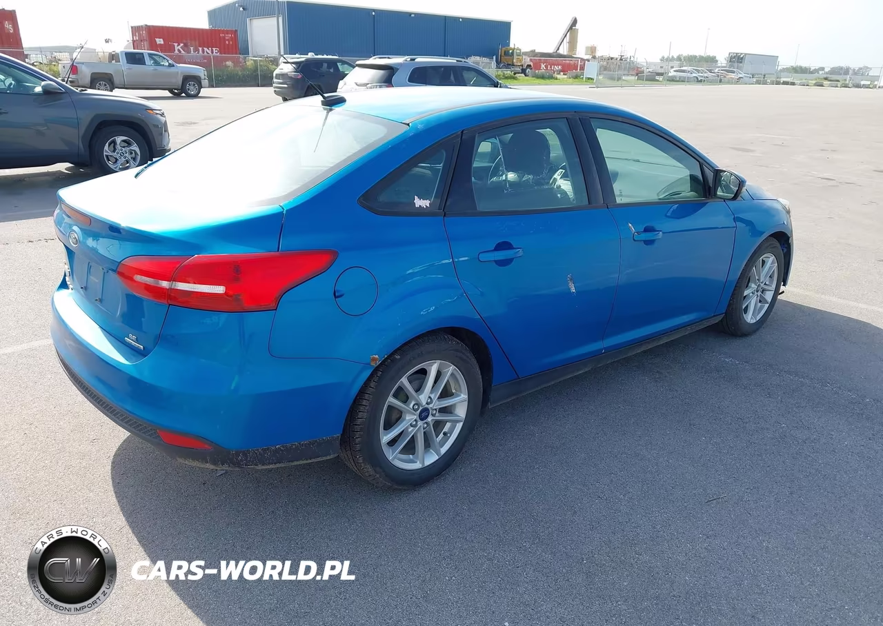 2016 Ford Focus Se VIN:1FADP3F21GL238221 - 4