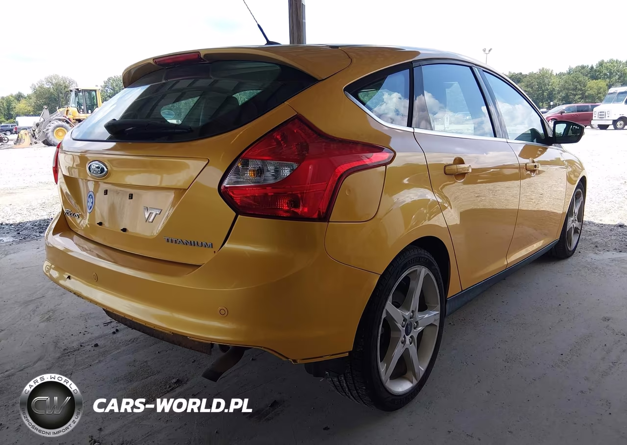 2012 Ford Focus Titanium VIN:1FAHP3N26CL323312 - 4