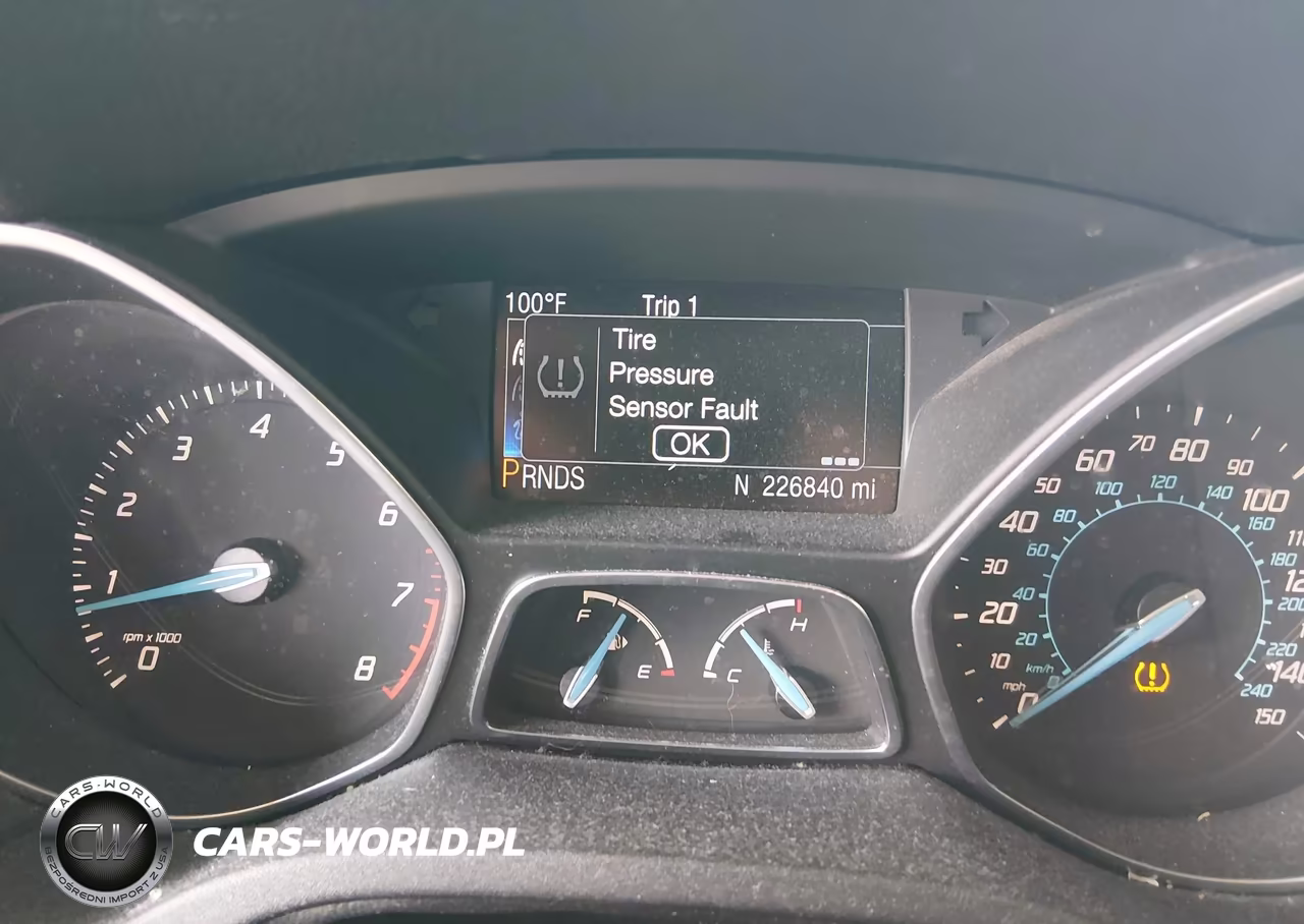 2012 Ford Focus Titanium VIN:1FAHP3N26CL323312 - 7
