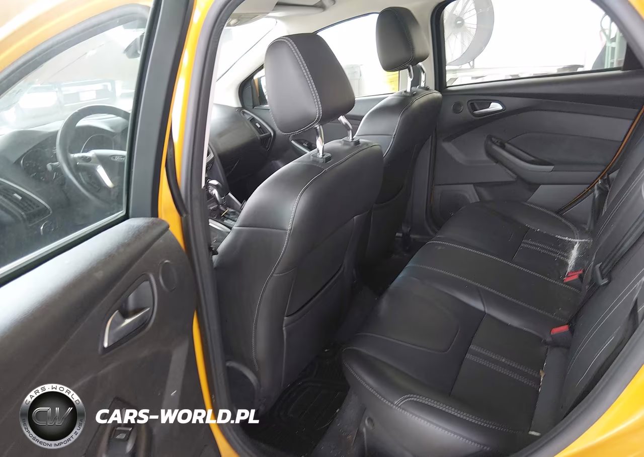 2012 Ford Focus Titanium VIN:1FAHP3N26CL323312 - 8
