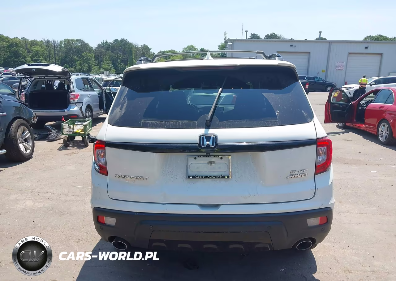 2019 Honda Passport Elite VIN:5FNYF8H04KB003511 - 16