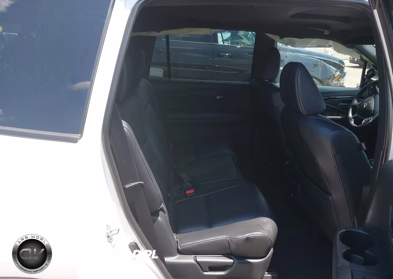 2019 Honda Passport Elite VIN:5FNYF8H04KB003511 - 8