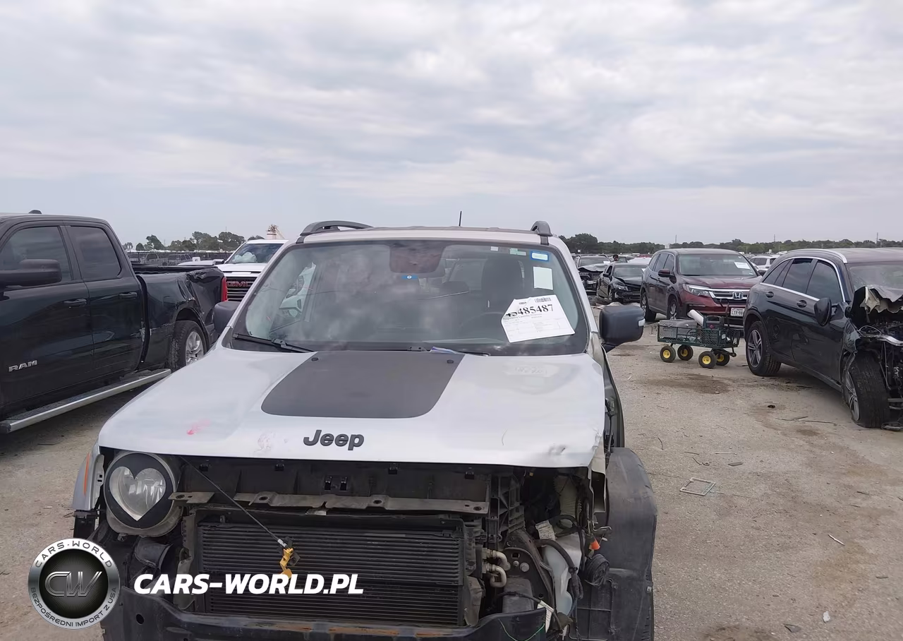 2015 Jeep Renegade Trailhawk VIN:ZACCJBCT9FPC33812 - 13