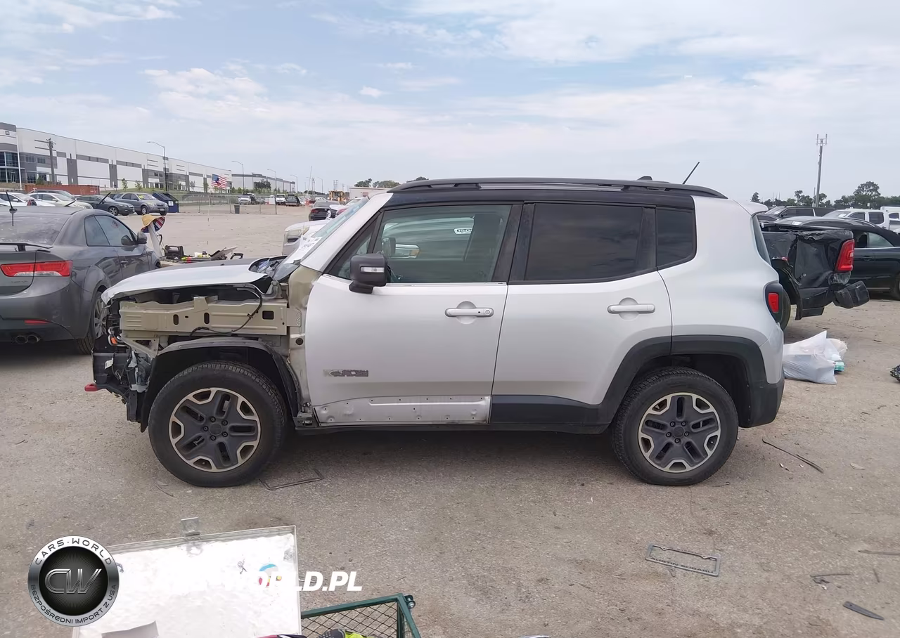 2015 Jeep Renegade Trailhawk VIN:ZACCJBCT9FPC33812 - 15