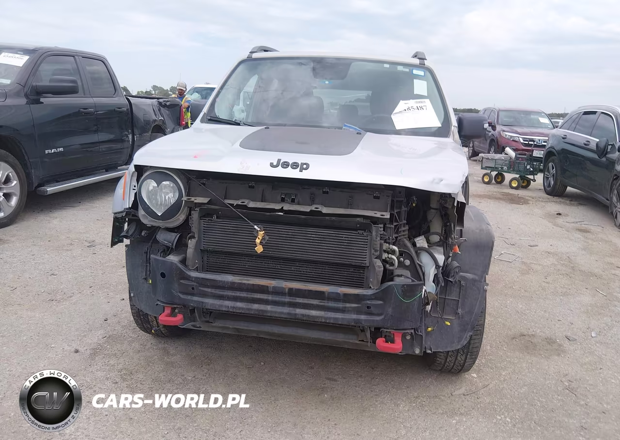 2015 Jeep Renegade Trailhawk VIN:ZACCJBCT9FPC33812 - 6