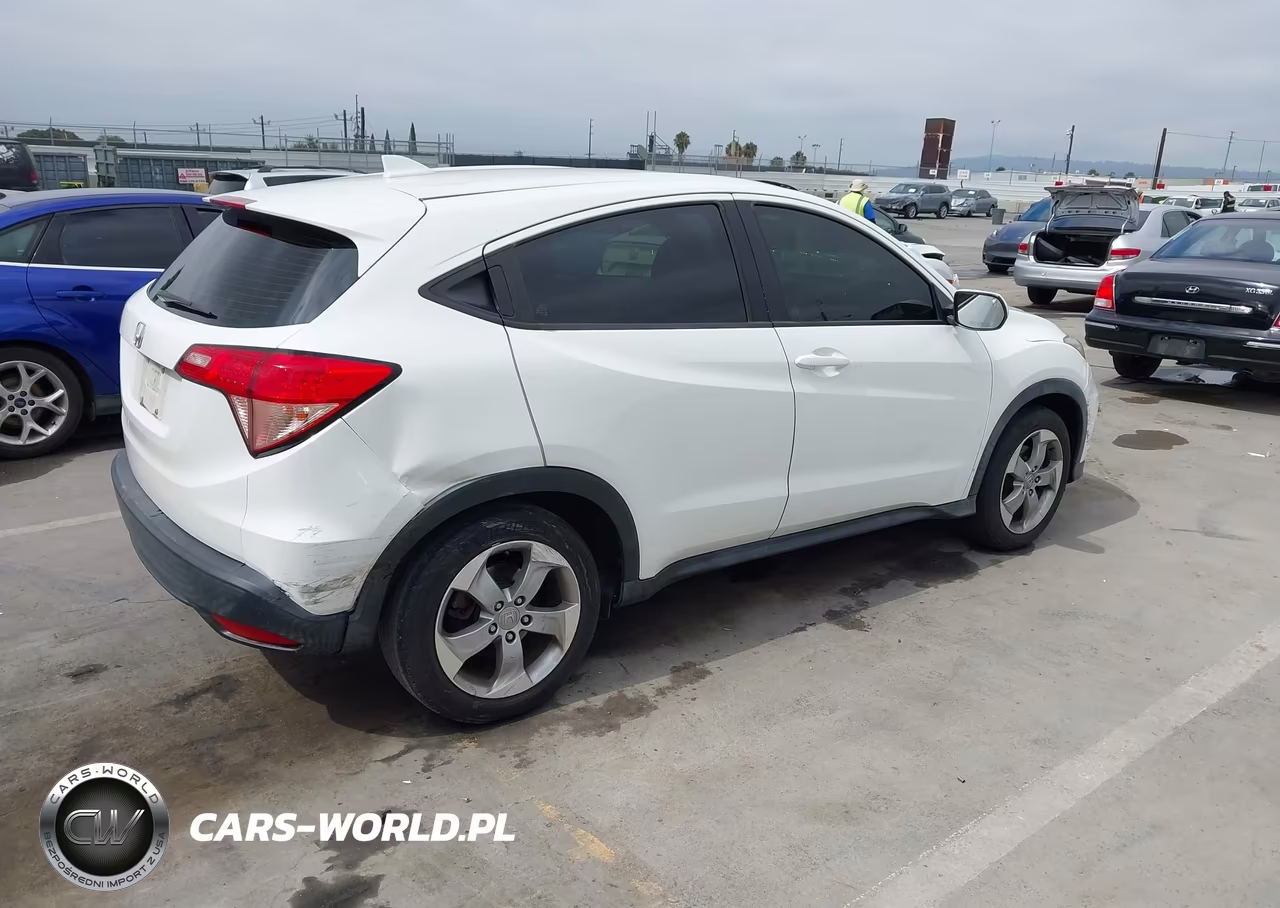 2018 Honda Hr-V Lx VIN:3CZRU5H33JM720585 - 4