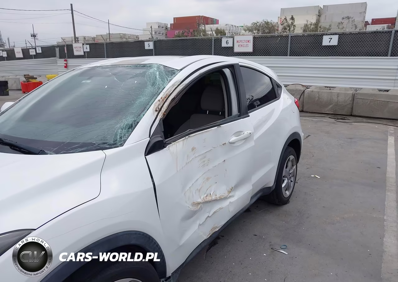 2018 Honda Hr-V Lx VIN:3CZRU5H33JM720585 - 6