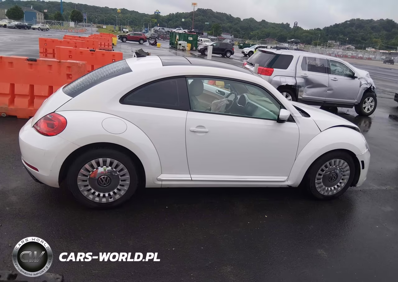 2013 Volkswagen Beetle 2.5L VIN:3VWJX7AT6DM683775 - 13